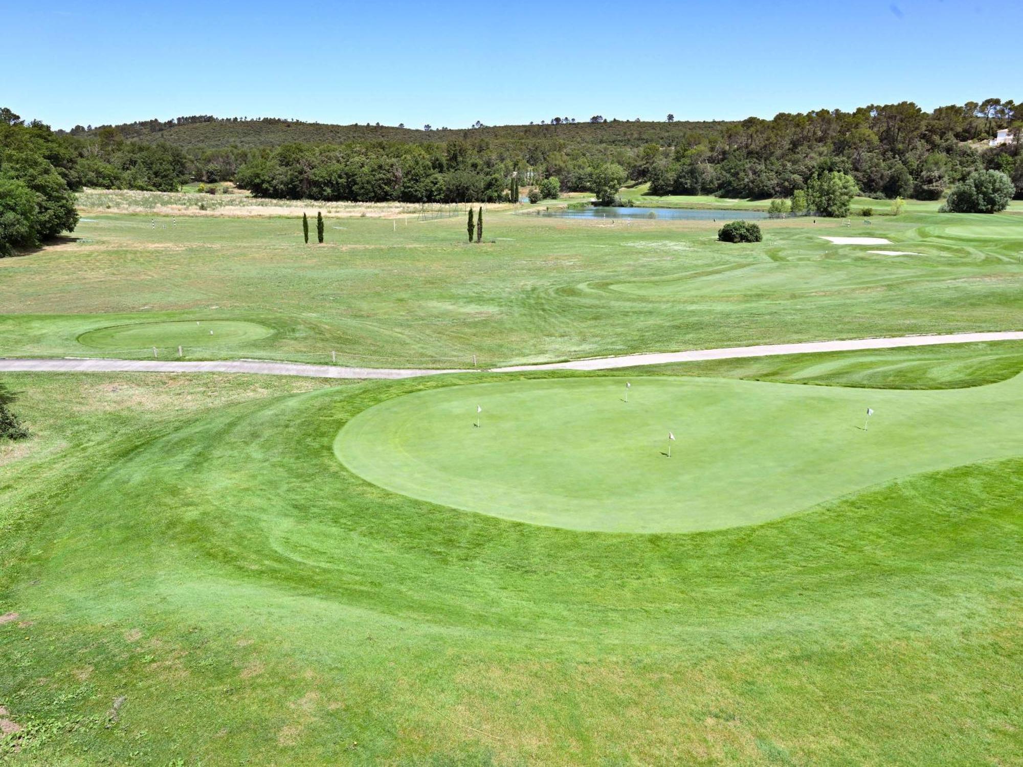 Отель Mercure Brignoles Golf De Barbaroux & Spa Экстерьер фото