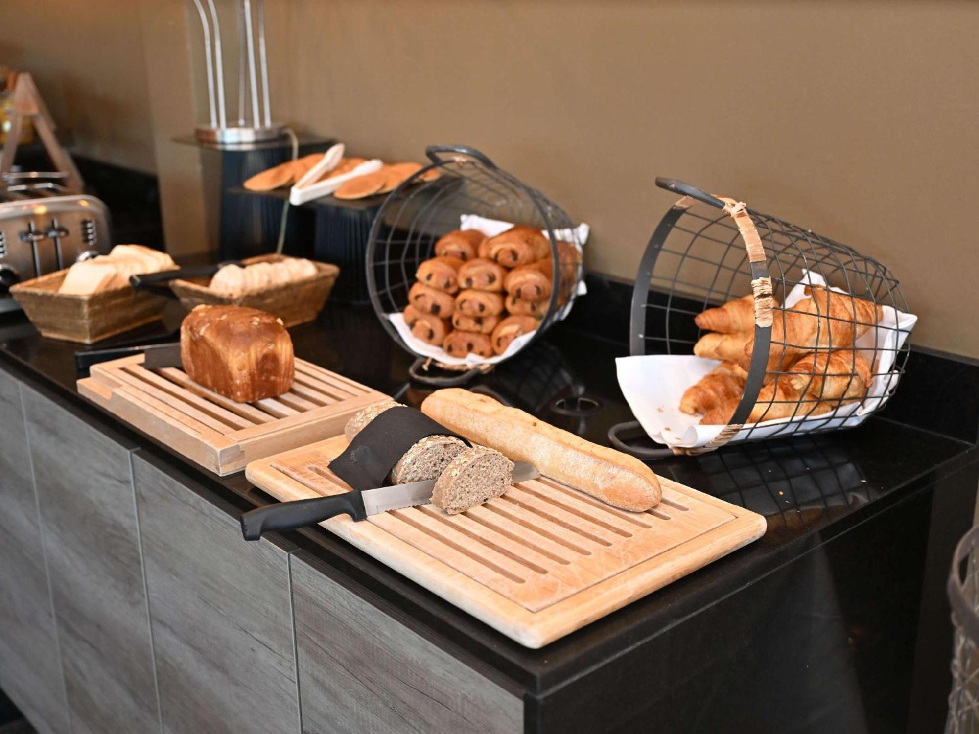 Mercure Brignoles Golf De Barbaroux & Spa Экстерьер фото