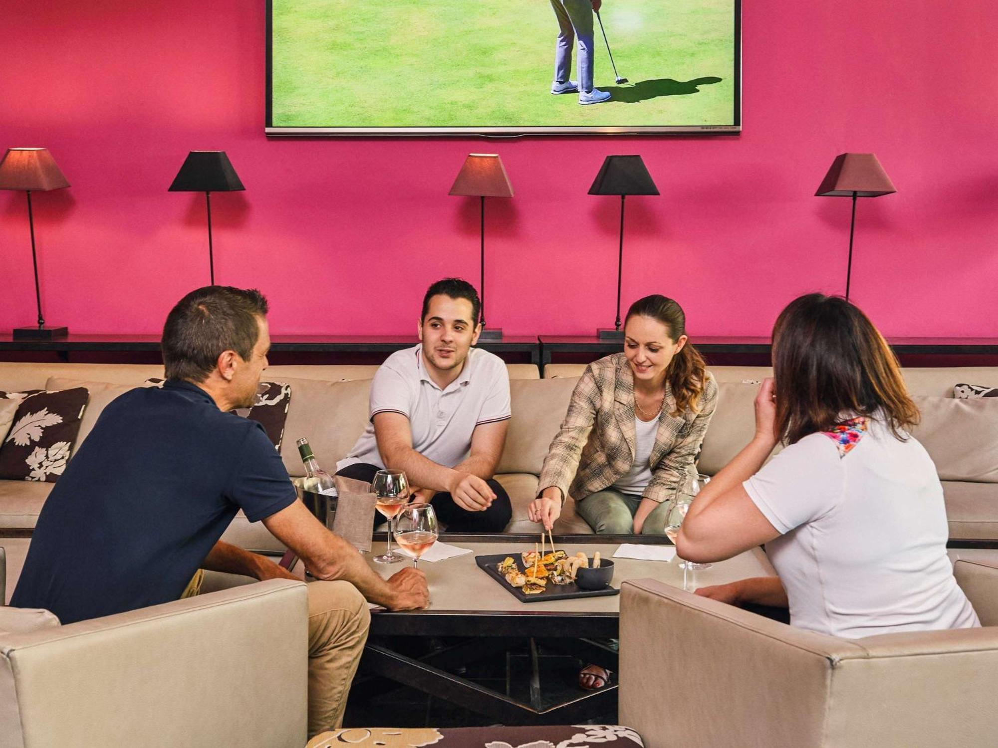 Mercure Brignoles Golf De Barbaroux & Spa Экстерьер фото