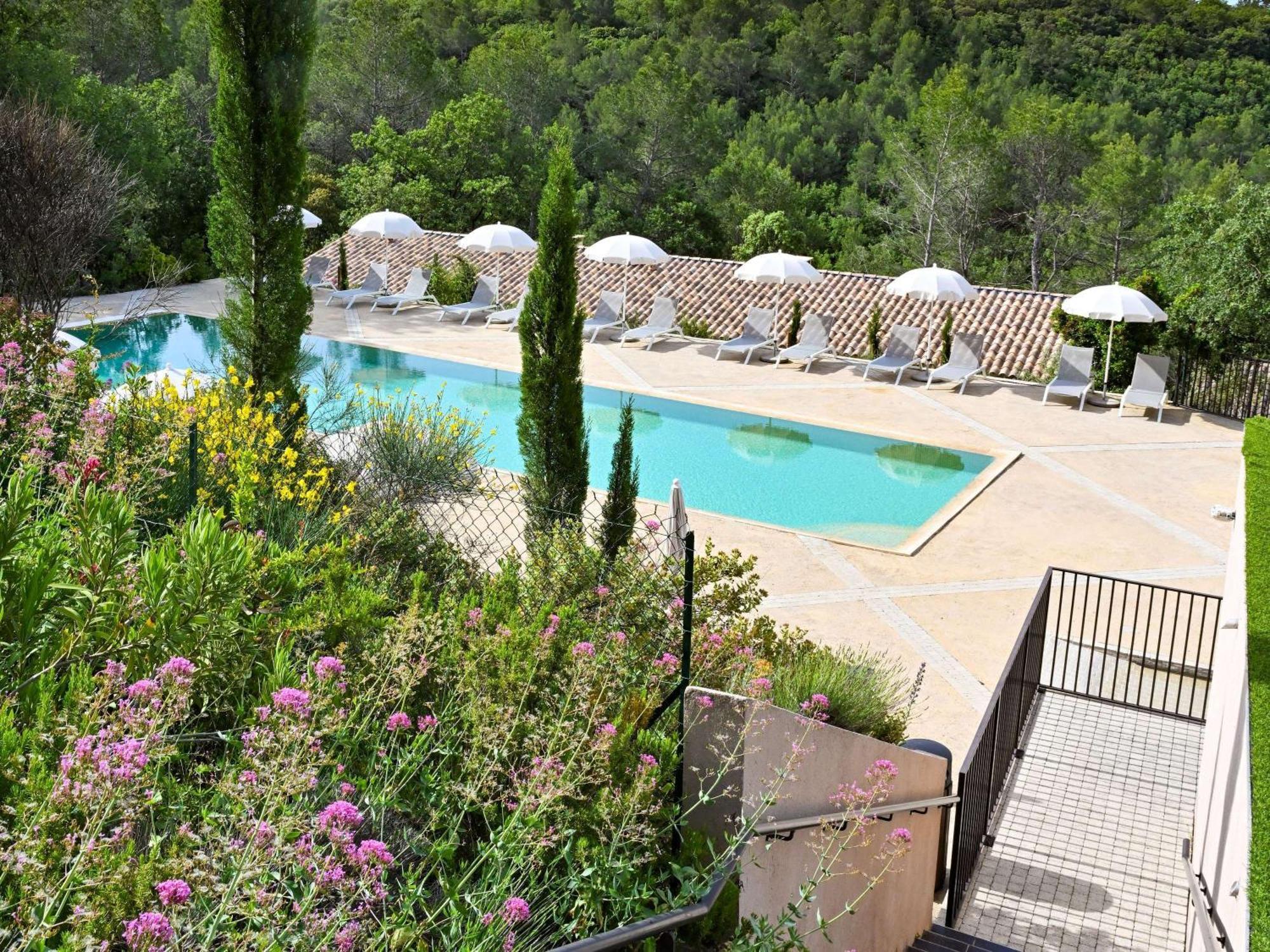 Mercure Brignoles Golf De Barbaroux & Spa Экстерьер фото